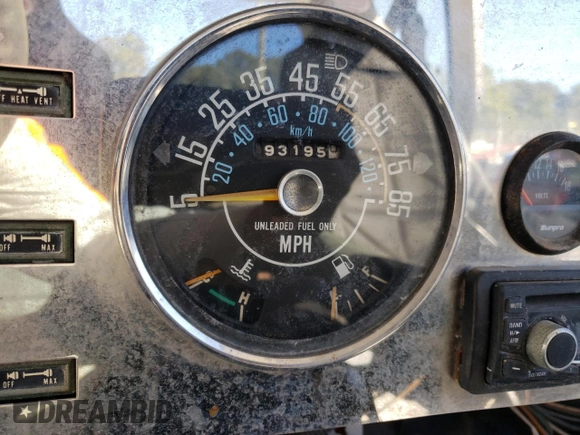 1976 Jeep CJ z VIN J6F93AA067564, wystawiony jako Copart lot #76697444 z przebiegiem 93 195 mil mil oraz Czysty tytuł • Clean title. Historia ofert i sprzedaży dostępna na DreamBid. Obrazek 9.