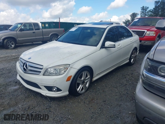 2010 Mercedes-Benz C 300 Sport z VIN WDDGF8BB5AR113133, wystawiony jako IAAI lot #42193528 z przebiegiem 154 269 mil mil oraz . Historia ofert i sprzedaży dostępna na DreamBid. Obrazek 2.