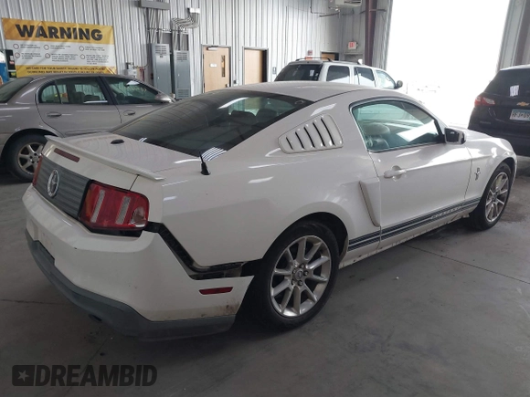 2011 Ford Mustang V6 with VIN 1ZVBP8AM1B5147273, listed as a IAAI auction lot 40283515 with 267,423 mi miles and . Bid and sale history available at DreamBid. Image 4.