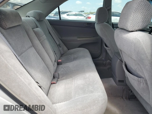 2004 Toyota Camry LE z VIN 4T1BE32K34U305013, wystawiony jako Copart lot #60912085 z przebiegiem 127 247 mil mil oraz Szkoda całkowita • Salvage title. Historia ofert i sprzedaży dostępna na DreamBid. Obrazek 10.