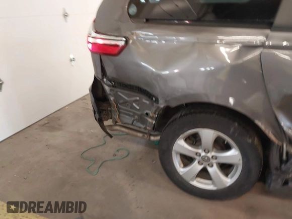 2018 Toyota Sienna LE Auto Access Seat with VIN 5TDKZ3DC4JS903738, listed as a IAAI auction lot 41688581 with 42,511 mi miles. Bid and sale history available at carsss.com. Image 6.
