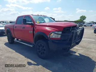 2018 Ram 2500 Tradesman с VIN 3C6UR5CLXJG332963, выставлен на аукционе IAAI как лот 42330287 с пробегом 142 110 миль миль и . История ставок и продаж доступна на DreamBid. Изображение 1.