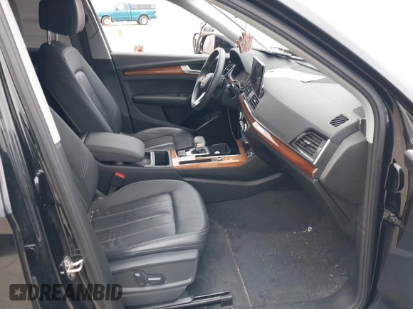 2021 Audi Q5 Premium with VIN WA1AAAFYXM2005196, listed as a IAAI auction lot 41593700 with 63,573 mi miles. Bid and sale history available at carsss.com. Image 5.