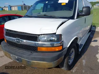 2005 Chevrolet Express Passenger с VIN 1GAHG39UX51132926, выставлен на аукционе IAAI как лот 42354919 с пробегом 148 739 миль миль и . История ставок и продаж доступна на DreamBid. Изображение 6.