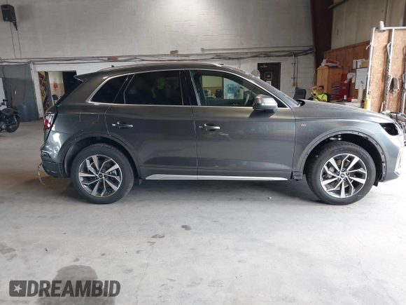 2024 Audi Q5 S line Premium Plus with VIN WA1EAAFY2R2052361, listed as a IAAI auction lot 39766650 with 2,181 mi miles and . Bid and sale history available at DreamBid. Image 14.