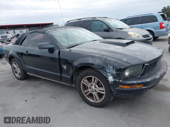 2009 Ford Mustang with VIN 1ZVHT84N995137661, listed as a IAAI auction lot 41380685 with 185,620 mi miles and . Bid and sale history available at DreamBid. Image 1.