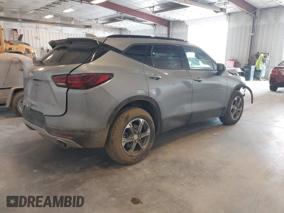 2023 Chevrolet Blazer LT z VIN 3GNKBCR4XPS214756, wystawiony jako IAAI lot #42097217 z przebiegiem 26 783 mil mil oraz . Historia ofert i sprzedaży dostępna na DreamBid. Obrazek 4.