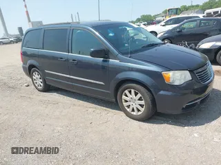 2014 Chrysler Town & Country Touring z VIN 2C4RC1BG5ER403175, wystawiony jako IAAI lot #42409652 z przebiegiem 272 482 mil mil oraz . Historia ofert i sprzedaży dostępna na DreamBid. Obrazek 1.