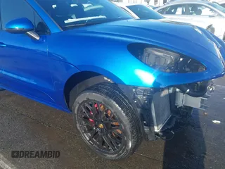 2018 Porsche Macan GTS with VIN WP1AG2A54JLB63903, listed as a IAAI auction lot 41586995 with 26,086 mi miles and . Bid and sale history available at DreamBid. Image 18.