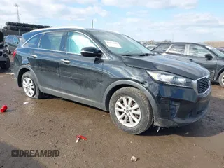 2019 Kia Sorento L with VIN 5XYPG4A3XKG592630, listed as a IAAI auction lot 41530985 with 84,991 mi miles. Bid and sale history available at carsss.com. Image 1.