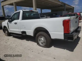2023 Ford F-250 XL z VIN 1FTBF2AA9PED40870, wystawiony jako Copart lot #60814915 z przebiegiem Nie podano mil oraz Nie do naprawy • Non repairable. Historia ofert i sprzedaży dostępna na DreamBid. Obrazek 2.