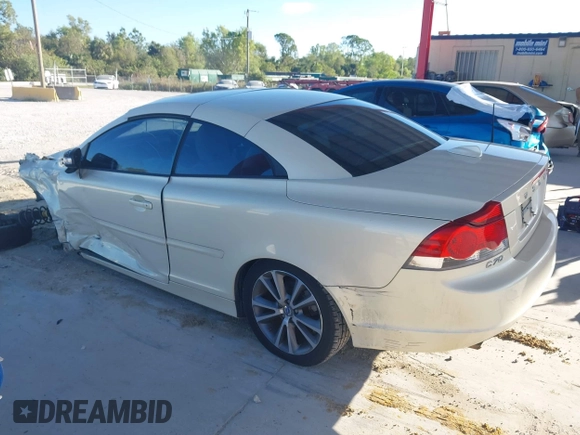 2010 Volvo C70 with VIN YV1672MC0AJ090939, listed as a IAAI auction lot 40903923 with 107,070 mi miles. Bid and sale history available at carsss.com. Image 15.