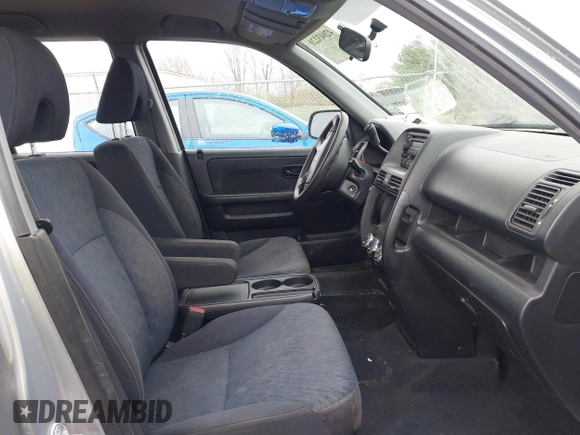 2006 Honda CR-V LX with VIN JHLRD78536C035954, listed as a IAAI auction lot 42043220 with 250,337 mi miles and . Bid and sale history available at carsss.com. Image 5.