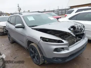 2018 Jeep Cherokee Latitude with VIN 1C4PJLCB3JD518768, listed as a IAAI auction lot 41421907 with 81,164 mi miles. Bid and sale history available at carsss.com. Image 1.