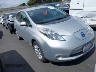 2017 Nissan LEAF SV z VIN 1N4BZ0CP4HC303676, wystawiony jako IAAI lot #42233850 z przebiegiem 83 910 mil mil oraz . Historia ofert i sprzedaży dostępna na DreamBid. Obrazek 1.