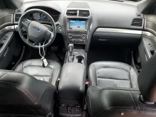 2018 Ford Explorer XLT z VIN 1FM5K7D80JGA63547, wystawiony jako Copart lot #54428935 z przebiegiem 90 398 mil mil oraz Szkoda całkowita • Salvage title. Historia ofert i sprzedaży dostępna na DreamBid. Obrazek 8.