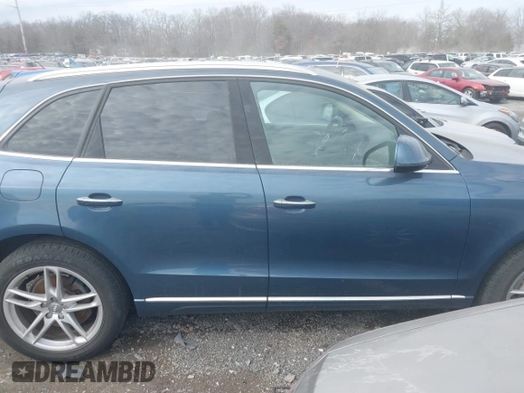 2015 Audi Q5 Premium Plus with VIN WA1LFAFP0FA074585, listed as a IAAI auction lot 41604684 with 67,655 mi miles. Bid and sale history available at carsss.com. Image 13.