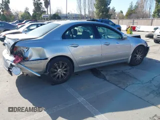 2008 Acura RL Tech Pkg with VIN JH4KB16688C004696, listed as a IAAI auction lot 41593381 with 259,544 mi miles. Bid and sale history available at carsss.com. Image 4.