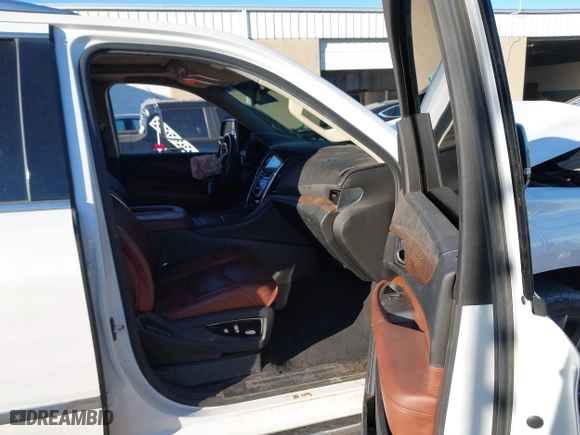 2016 Cadillac Escalade Premium Collection with VIN 1GYS4CKJ4GR387558, listed as a IAAI auction lot 40447019 with 98,517 mi miles. Bid and sale history available at carsss.com. Image 5.
