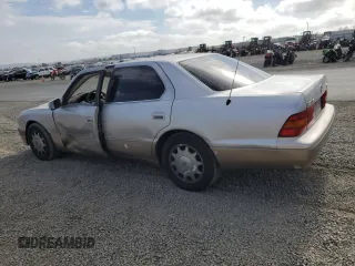 1995 Lexus LS 400 z VIN JT8UF22E3S0009474, wystawiony jako Copart lot #56906185 z przebiegiem 225 087 mil mil oraz Tytuł czysty. Historia ofert i sprzedaży dostępna na DreamBid. Obrazek 2.