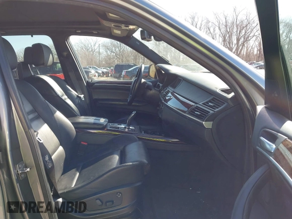 2010 BMW X5 z VIN 5UXFE8C52AL312465, wystawiony jako IAAI lot #41768870 z przebiegiem 144 942 mil mil oraz . Historia ofert i sprzedaży dostępna na DreamBid. Obrazek 5.