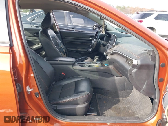 2019 Nissan Altima 2.5 SR with VIN 1N4BL4CV6KC102571, listed as a IAAI auction lot 40963352 with 203,747 mi miles. Bid and sale history available at carsss.com. Image 5.