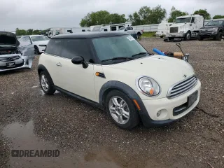 2013 MINI Hardtop z VIN WMWSU3C59DT688460, wystawiony jako Copart lot #55451925 z przebiegiem Nie podano mil oraz Szkoda całkowita • Salvage title. Historia ofert i sprzedaży dostępna na DreamBid. Obrazek 4.