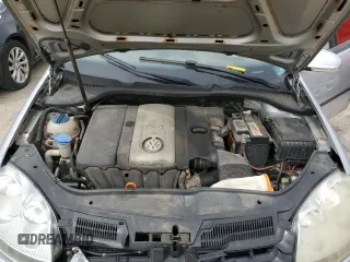 2008 Volkswagen Rabbit S z VIN WVWBA71K18W013427, wystawiony jako Copart lot #55589675 z przebiegiem 137 070 mil mil oraz Szkody całkowita. Historia ofert i sprzedaży dostępna na DreamBid. Obrazek 11.