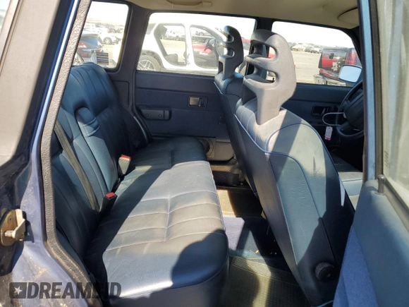 1993 Volvo 240 with VIN YV1AW8311P1955233, listed as a Copart auction lot 76514004 with 216,723 mi miles and Salvage title. Bid and sale history available at DreamBid. Image 10.