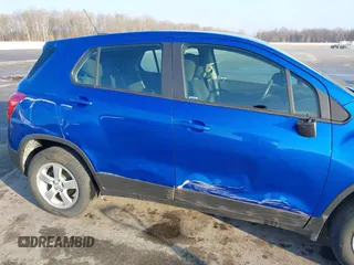 2016 Chevrolet Trax LS with VIN KL7CJNSB3GB555610, listed as a IAAI auction lot 41687384 with 95,626 mi miles. Bid and sale history available at carsss.com. Image 6.