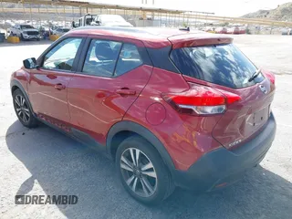 2019 Nissan Kicks S with VIN 3N1CP5CU6KL528557, listed as a IAAI auction lot 41630400 with 72,132 mi miles. Bid and sale history available at carsss.com. Image 3.