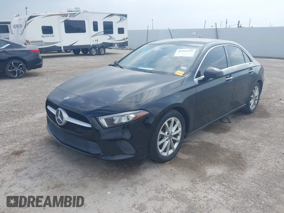 2021 Mercedes-Benz A 220 z VIN W1K3G4EB5MJ285990, wystawiony jako IAAI lot #41924555 z przebiegiem 45 187 mil mil oraz . Historia ofert i sprzedaży dostępna na DreamBid. Obrazek 17.