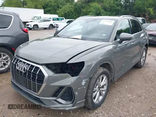 2023 Audi Q3 S line Premium z VIN WA1DECF35P1120543, wystawiony jako IAAI lot #42476868 z przebiegiem 47 156 mil mil oraz . Historia ofert i sprzedaży dostępna na DreamBid. Obrazek 2.