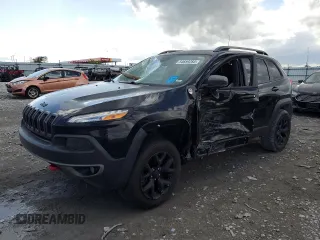 2017 Jeep Cherokee Trailhawk z VIN 1C4PJMBS8HW555045, wystawiony jako Copart lot #54659285 z przebiegiem Nie podano mil oraz Czysty tytuł • Clean title. Historia ofert i sprzedaży dostępna na DreamBid. Obrazek 1.