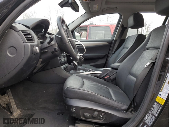 2015 BMW X1 xDrive28i with VIN WBAVL1C50FVY28343, listed as a Copart auction lot 50218235 with 109,209 mi miles and Salvage Title. Bid and sale history available at carsss.com. Image 7.