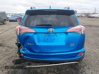 2018 Toyota RAV4 XLE with VIN 2T3RFREV0JW722354, listed as a IAAI auction lot 41974466 with 65,013 mi miles. Bid and sale history available at carsss.com. Image 17.