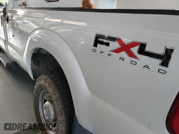 2011 Ford F-250 XL z VIN 1FTBF2B60BED05475, wystawiony jako IAAI lot #42841801 z przebiegiem 116 504 mil mil oraz . Historia ofert i sprzedaży dostępna na DreamBid. Obrazek 8.