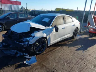 2024 Acura Integra w/A-Spec Package z VIN 19UDE4H37RA022000, wystawiony jako IAAI lot #41027233 z przebiegiem 16 464 mil mil oraz . Historia ofert i sprzedaży dostępna na DreamBid. Obrazek 2.