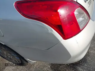 2013 Nissan Versa S Plus z VIN 3N1CN7APXDL851298, wystawiony jako IAAI lot #41900002 z przebiegiem 45 675 mil mil oraz . Historia ofert i sprzedaży dostępna na DreamBid. Obrazek 12.