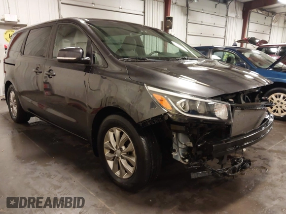 2020 Kia Sedona LX with VIN KNDMB5C17L6581477, listed as a IAAI auction lot 41705127 with 40,979 mi miles. Bid and sale history available at carsss.com. Image 1.