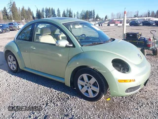 2007 Volkswagen New Beetle Coupe with VIN 3VWRW31C97M519598, listed as a IAAI auction lot 41546315 with 120,216 mi miles. Bid and sale history available at carsss.com. Image 1.