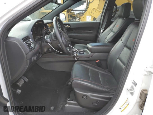2024 Dodge Durango GT Plus z VIN 1C4RDJDG2RC204710, wystawiony jako Copart lot #49113545 z przebiegiem 17 224 mil mil oraz Czysty tytuł • Clean title. Historia ofert i sprzedaży dostępna na DreamBid. Obrazek 7.