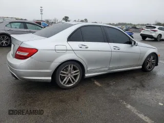 2013 Mercedes-Benz C 300 Sport с VIN WDDGF8AB4DA796219, выставлен на аукционе Copart как лот 49306065 с пробегом 87 831 миль миль и На запчасти • Non repairable. История ставок и продаж доступна на DreamBid. Изображение 3.