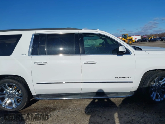 2017 GMC Yukon XL SLT z VIN 1GKS2GKC0HR207440, wystawiony jako IAAI lot #41715100 z przebiegiem 139 529 mil mil oraz . Historia ofert i sprzedaży dostępna na DreamBid. Obrazek 14.