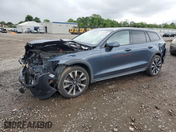 2022 Volvo V60 with VIN YV4102WK5N2093177, listed as a Copart auction lot 57644385 with 66,550 mi miles and Salvage title. Bid and sale history available at DreamBid. Image 1.