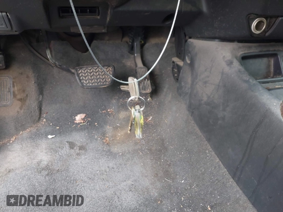 2005 Toyota Tundra SR5 with VIN 5TBET34135S478458, listed as a IAAI auction lot 41844226 with 278,170 mi miles and . Bid and sale history available at DreamBid. Image 11.