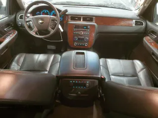 2009 Chevrolet Tahoe 2LT z VIN 1GNFK23079J123191, wystawiony jako Copart lot #42431945 z przebiegiem 57 206 mil mil oraz Czysty tytuł • Clean title. Historia ofert i sprzedaży dostępna na DreamBid. Obrazek 8.