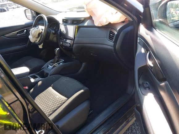 2017 Nissan Rogue SV with VIN KNMAT2MT4HP568220, listed as a IAAI auction lot 41883086 with 98,450 mi miles. Bid and sale history available at carsss.com. Image 5.