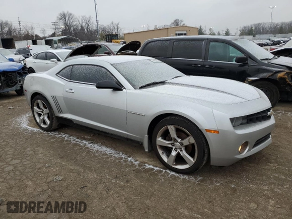 2010 Chevrolet Camaro 2LT z VIN 2G1FC1EV0A9168569, wystawiony jako Copart lot #44438265 z przebiegiem 128 999 mil mil oraz Szkoda całkowita • Salvage title. Historia ofert i sprzedaży dostępna na DreamBid. Obrazek 4.