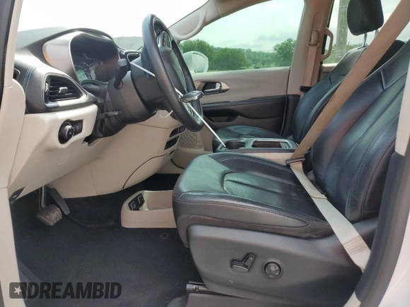2021 Chrysler Pacifica Touring L with VIN 2C4RC3BG6MR511380, listed as a Copart auction lot 54237075 with 92,172 mi miles and Salvage title. Bid and sale history available at DreamBid. Image 7.